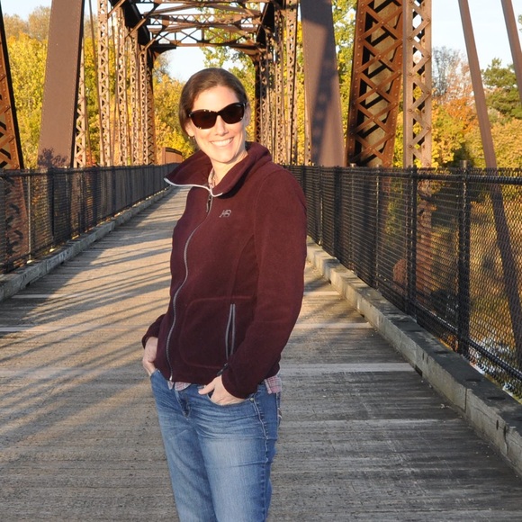 Meet your Posher, Danielle - Picture 1 of 1